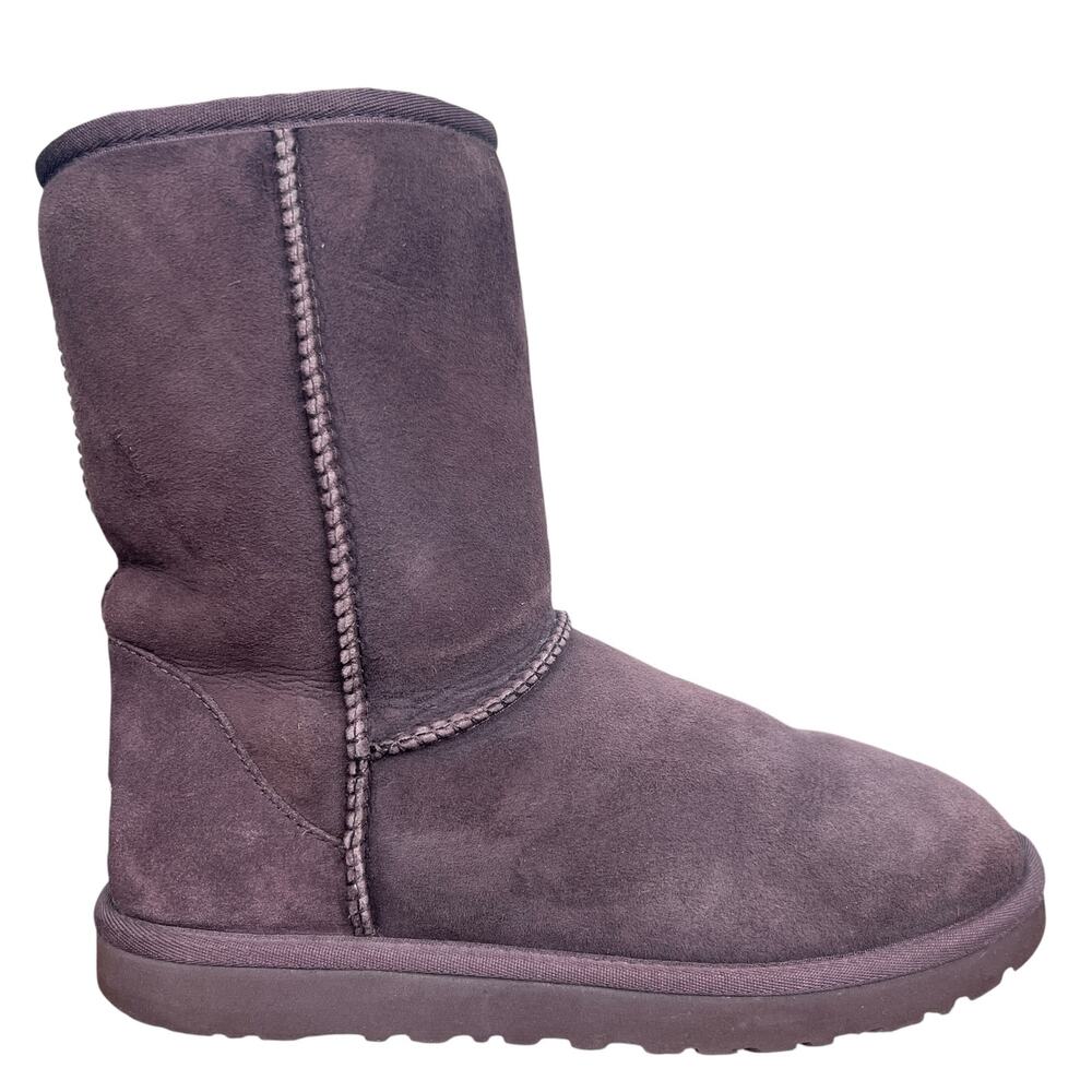 UGG Women’s Classic Short Brown Suede Winter Boot Size US 8